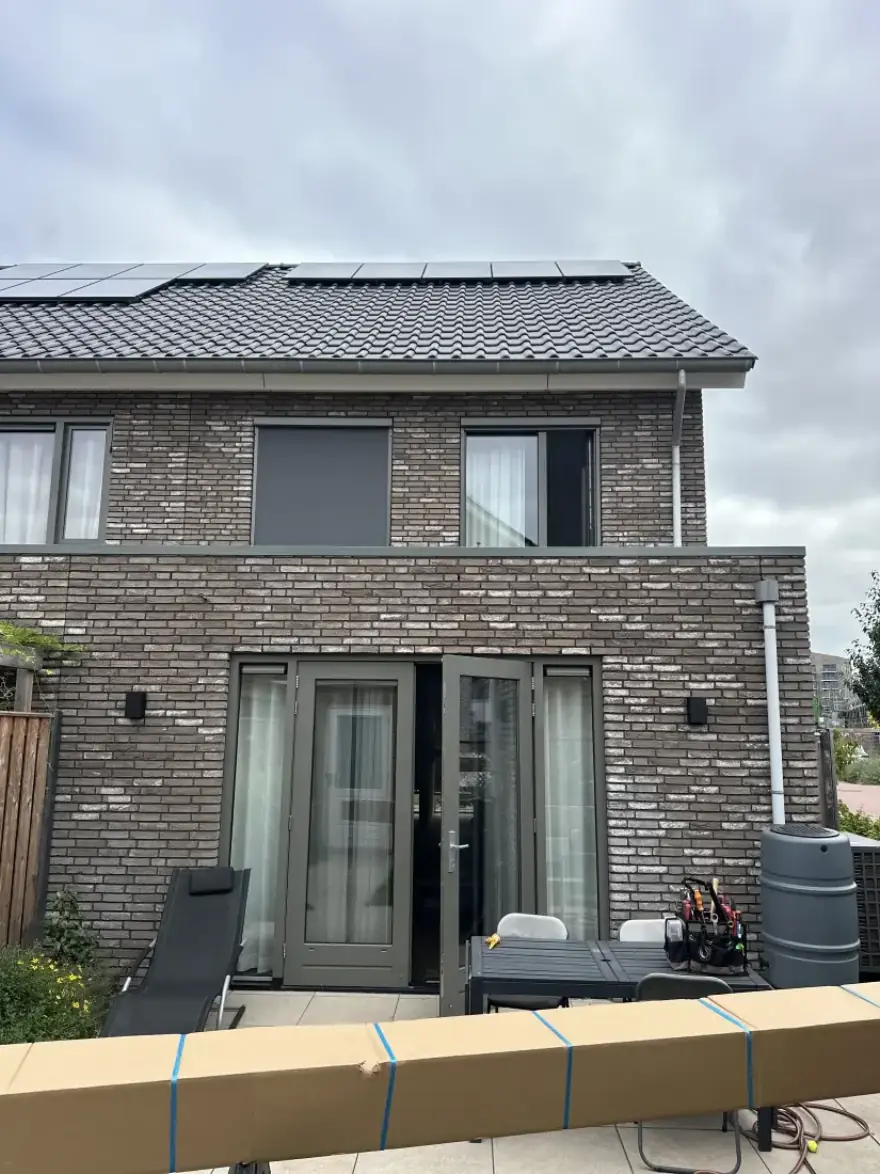 Screens aan de tuinzijde van een woning